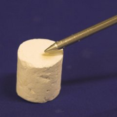 Add wort sample (e.g. using a drip from a thermometer)