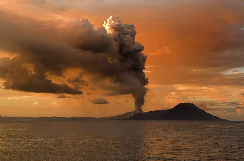 File:1024px-Tavurvur volcano edit.jpg