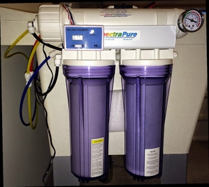SpectaPure CSP with inline TDS meter, pressure gauge, and flush valve. Photo by ScrewyBrewer on HBT.